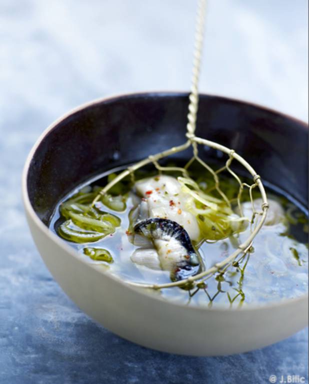 Huîtres pochées au bouillon pho